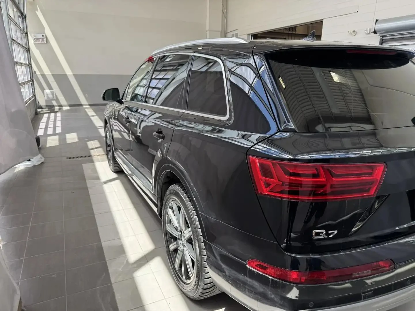 Audi Q7 360 * Technik * АвтоКредит * (ЦЕНА ДО БГ), снимка 6 - Автомобили и джипове - 55001932