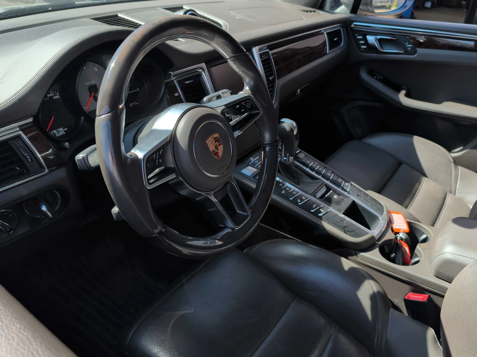 Porsche Macan * S * CARFAX * ОПЦИЯ ЗА ФИНАНСИРАНЕ , снимка 4 - Автомобили и джипове - 55817339