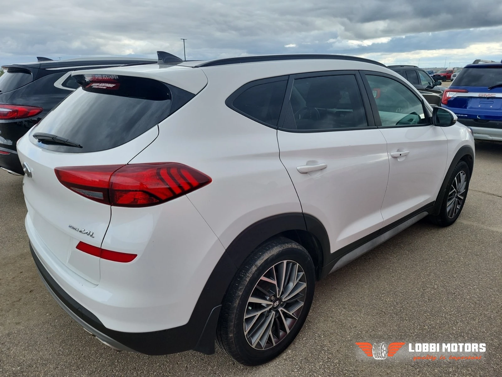 Hyundai Tucson, снимка 3 - Автомобили и джипове - 56199309