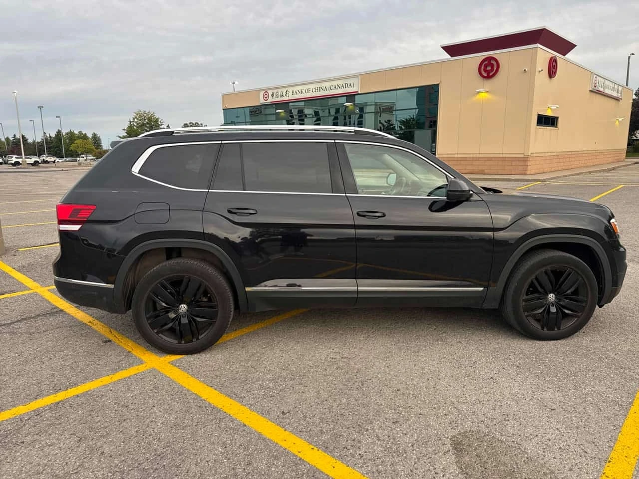 VW Atlas * Execline * CARFAX * Fender * ОБДУХВАНЕ * 360 * , снимка 3 - Автомобили и джипове - 56220335