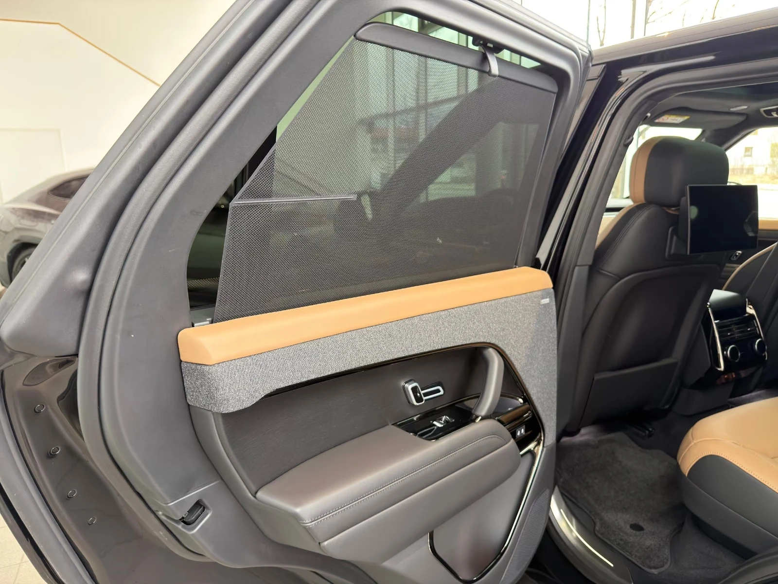 Land Rover Range Rover Sport P550e/AUTOBIOGRAPHY/SVO CARBON/SOFT CLOSE/23 INCH | Mobile.bg � ����������� 12