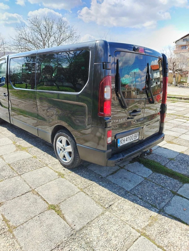 Renault Trafic, снимка 4 - Бусове и автобуси - 46871419