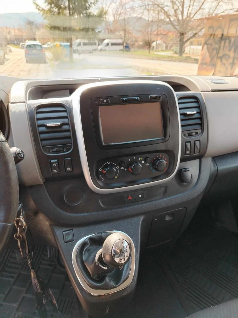 Renault Trafic, снимка 12 - Бусове и автобуси - 46871419