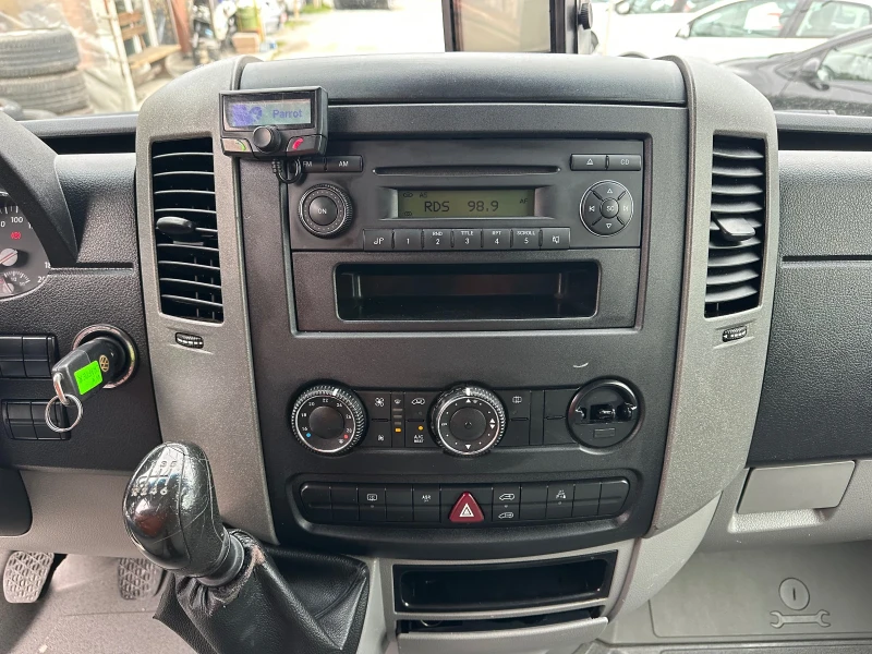 VW Crafter 2, 5TDI-102k.s.Товарен-Перфектен, снимка 11 - Бусове и автобуси - 49878959