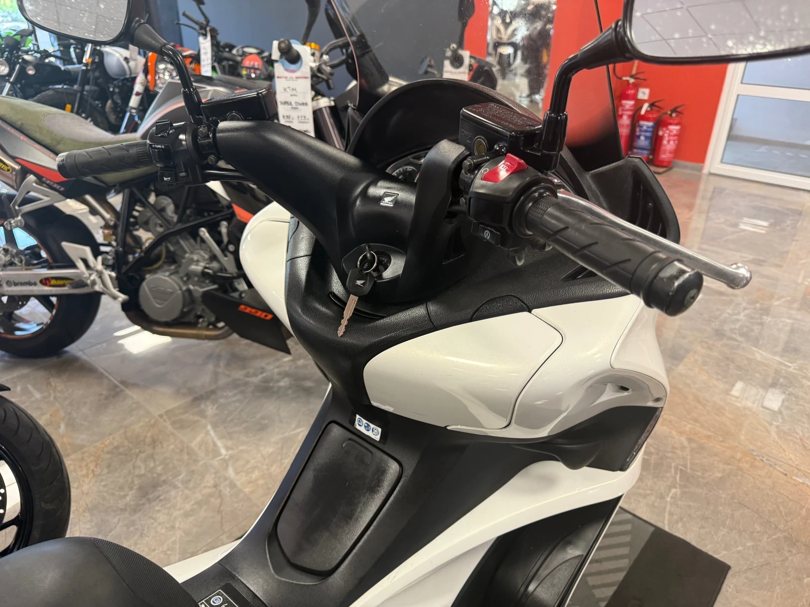 Honda Silver Wing 400I ABS - изображение 6