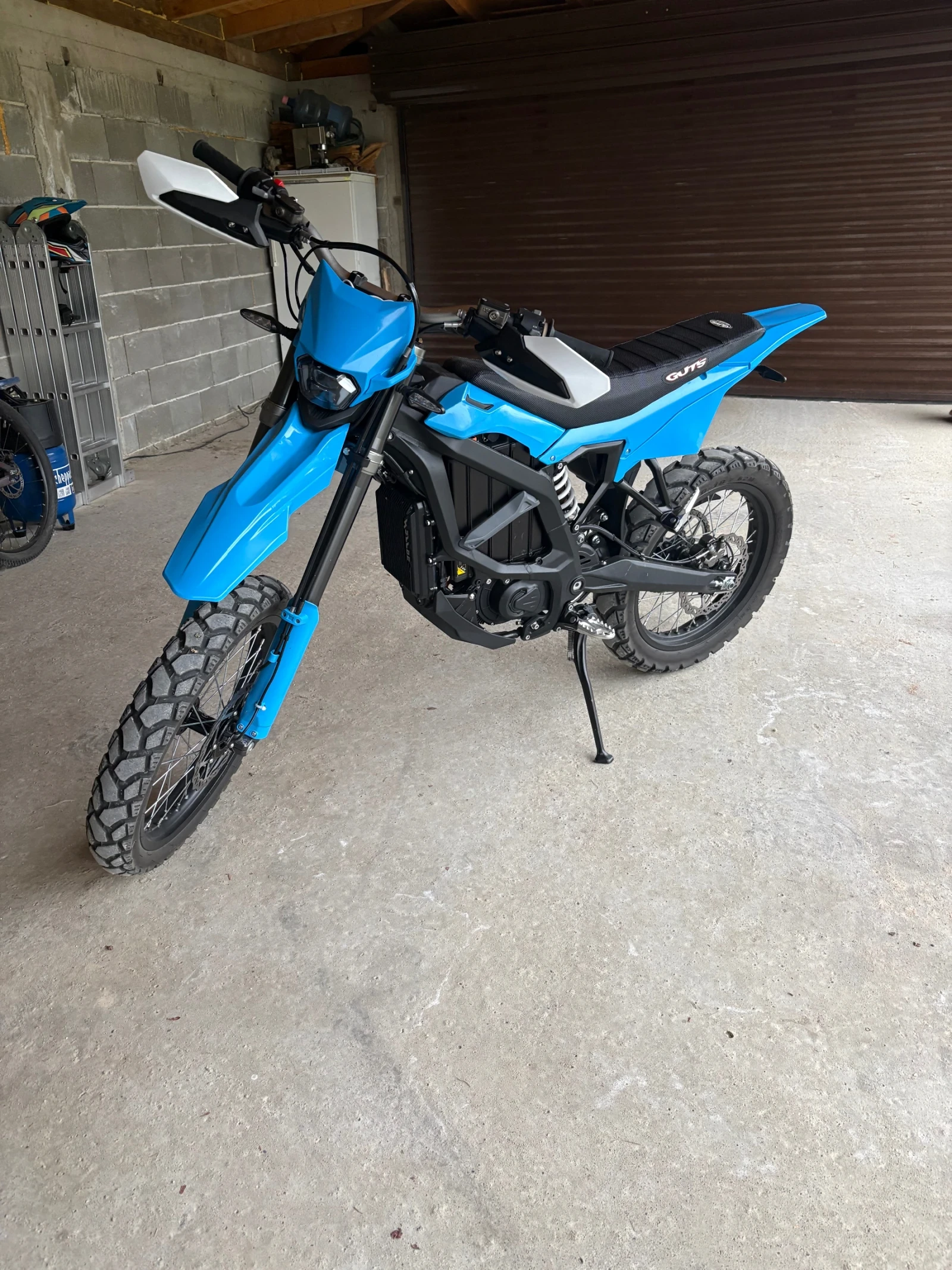 Surron Ultra Bee Пластмаси, снимка 2 - Мотоциклети и мототехника - 53754145