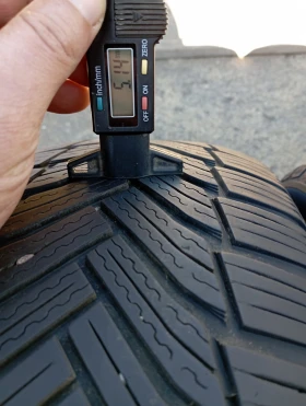 Гуми Зимни 215/65R16, снимка 10