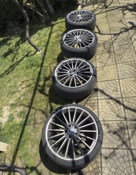 Гуми с джанти Kumho 225/35R20, снимка 1