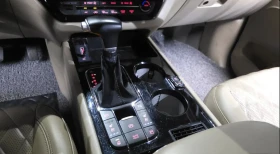Kia Carnival HIGH LIMOUSINE/CUSTOM INTERIOR/ ULTRA LUXURY, снимка 10