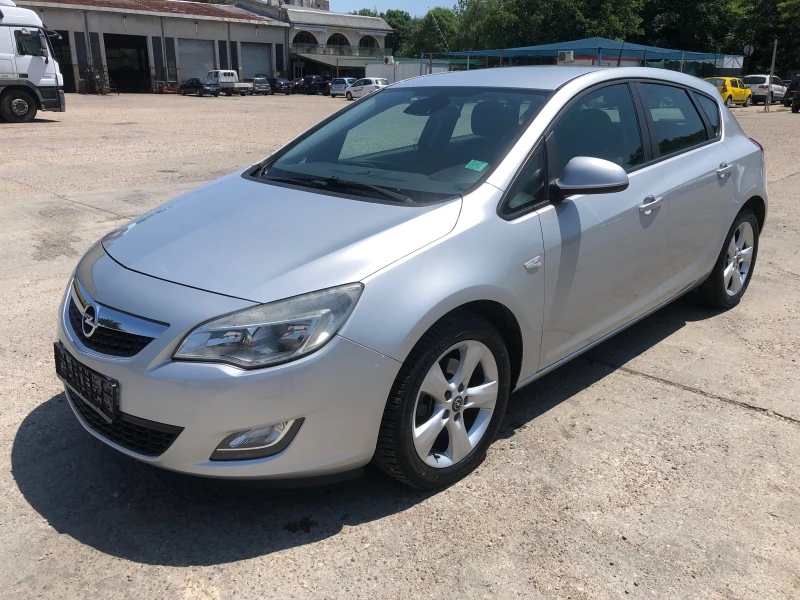 Opel Astra 1.7 CDTI, снимка 1 - Автомобили и джипове - 37427829