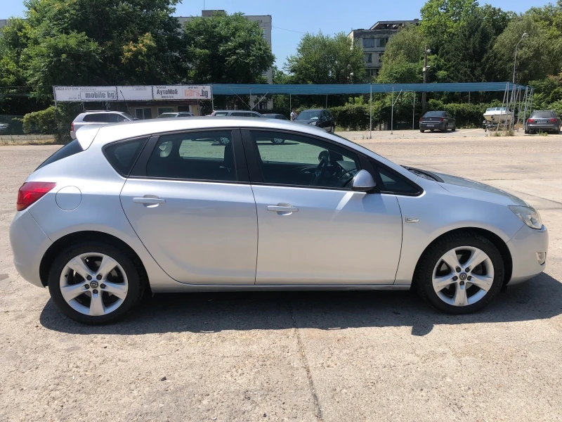 Opel Astra 1.7 CDTI, снимка 5 - Автомобили и джипове - 37427829