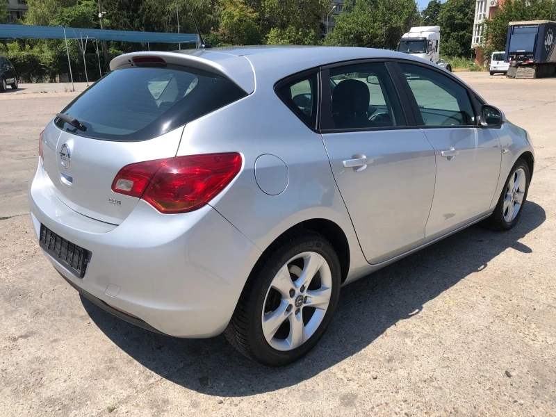 Opel Astra 1.7 CDTI, снимка 6 - Автомобили и джипове - 37427829