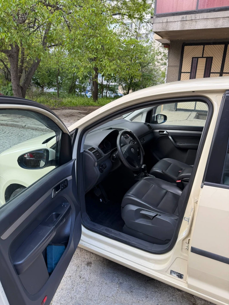 VW Touran 1.9 TDI, снимка 4 - Автомобили и джипове - 52589304