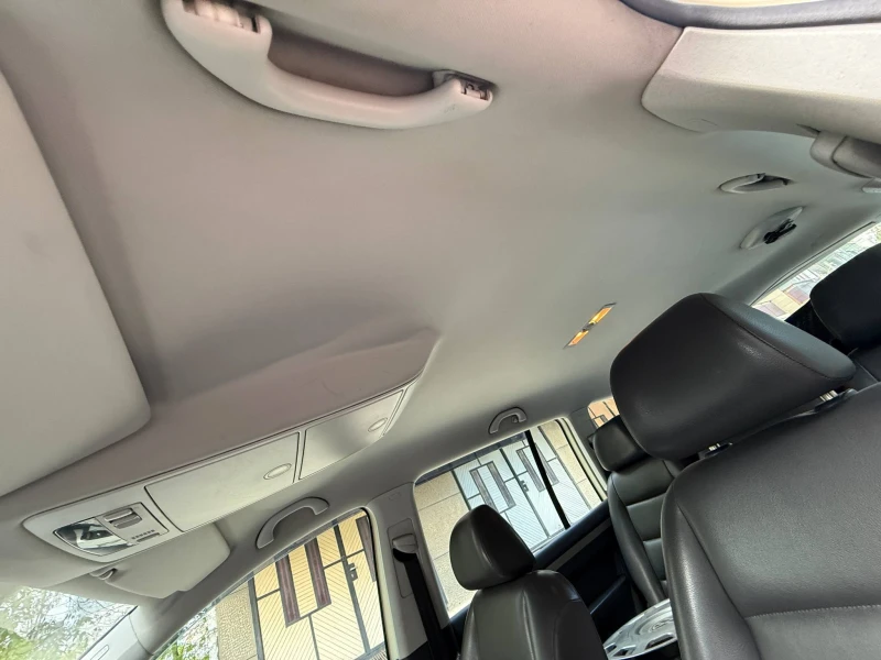 VW Touran 1.9 TDI, снимка 7 - Автомобили и джипове - 52589304