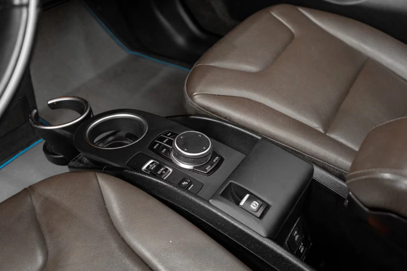 BMW i3 S/184HP/COMFORT/ADAPIVE/КОЖА/PANO/CAM/157D, снимка 11 - Автомобили и джипове - 51213854