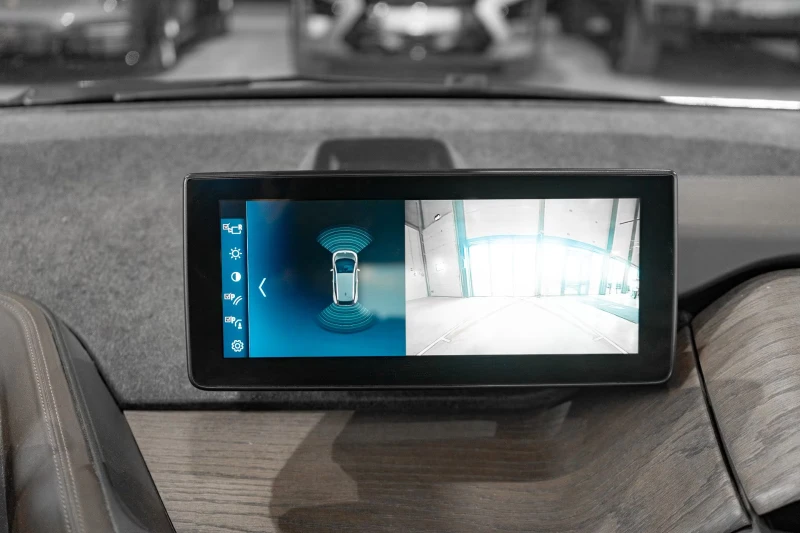 BMW i3 S/184HP/COMFORT/ADAPIVE/КОЖА/PANO/CAM/157D, снимка 14 - Автомобили и джипове - 51213854