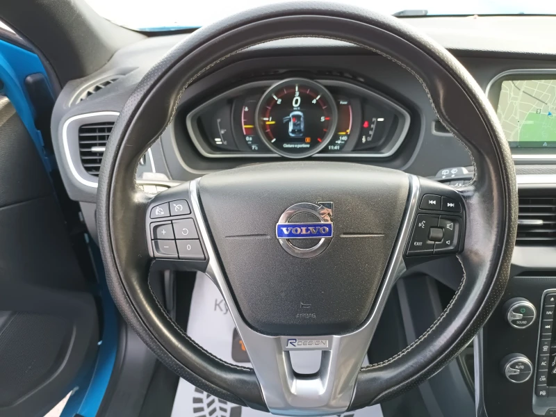 Volvo V40 R-DESIGN/D4/АВТОМАТ, снимка 13 - Автомобили и джипове - 52836542