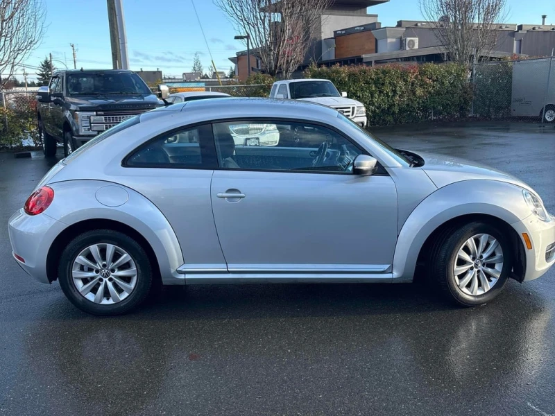 VW Beetle * 2dr Cpe Auto * CARFAX * ЦЕНА ДО БГ, снимка 3 - Автомобили и джипове - 52863770
