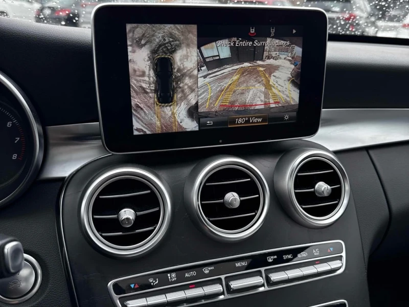 Mercedes-Benz C 300 2018 * CARFAX * БЕЗ ПЪРВОНАЧАЛНА ВНОСКА, снимка 11 - Автомобили и джипове - 53004977