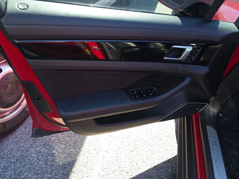 Porsche Panamera 4, снимка 10 - Автомобили и джипове - 53268859