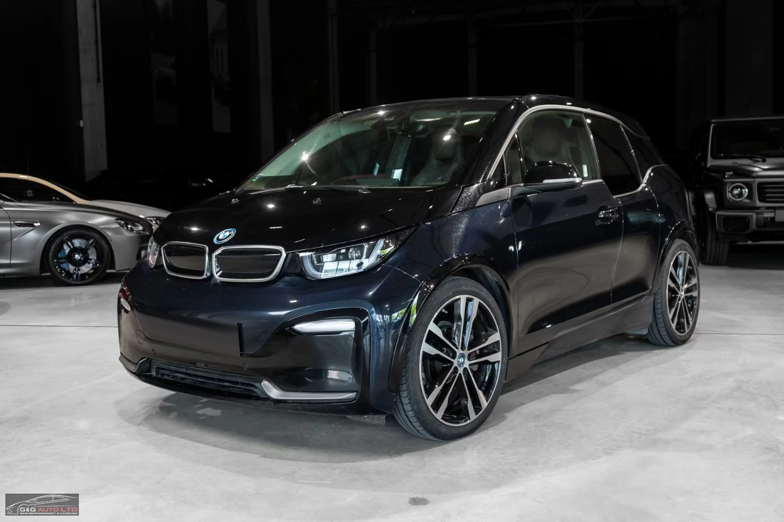 BMW i3 S/184HP/COMFORT/ADAPIVE/КОЖА/PANO/CAM/157D, снимка 1