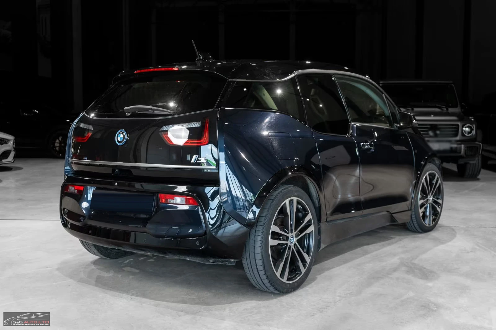 BMW i3 S/184HP/COMFORT/ADAPIVE/КОЖА/PANO/CAM/695v - изображение 5