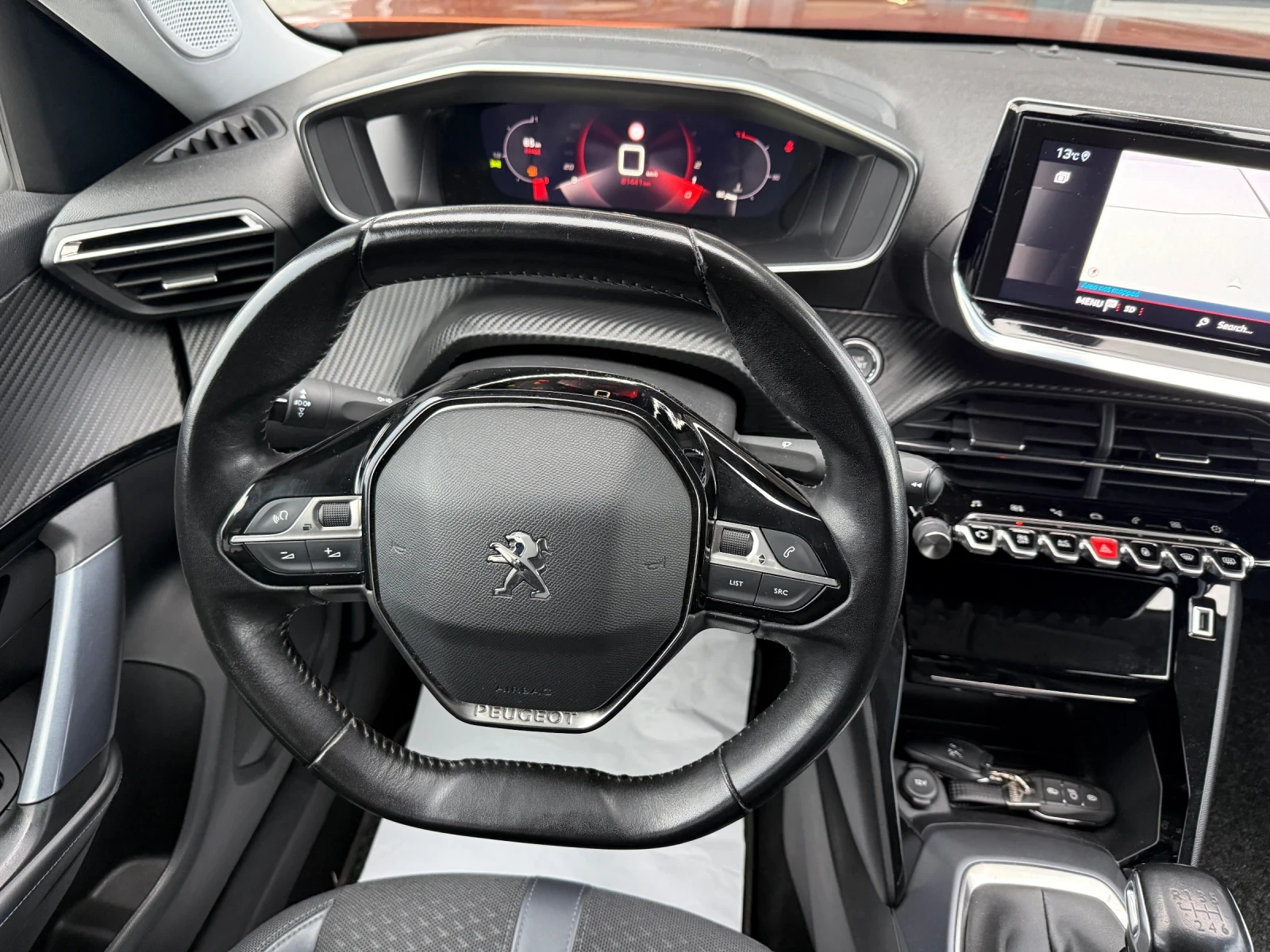 Peugeot 2008 1.2 i FULL SERVICE HISTORY IN PEUGEOT - изображение 8