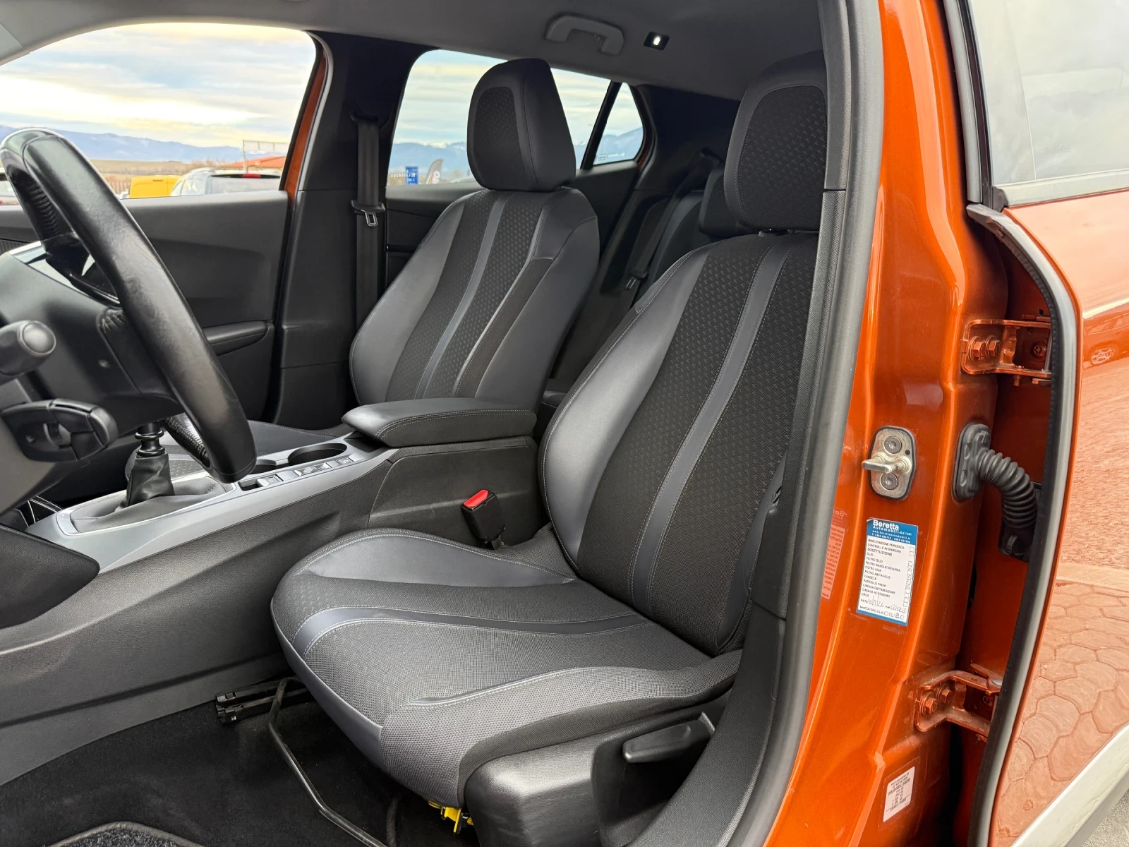 Peugeot 2008 1.2 i FULL SERVICE HISTORY IN PEUGEOT - изображение 9