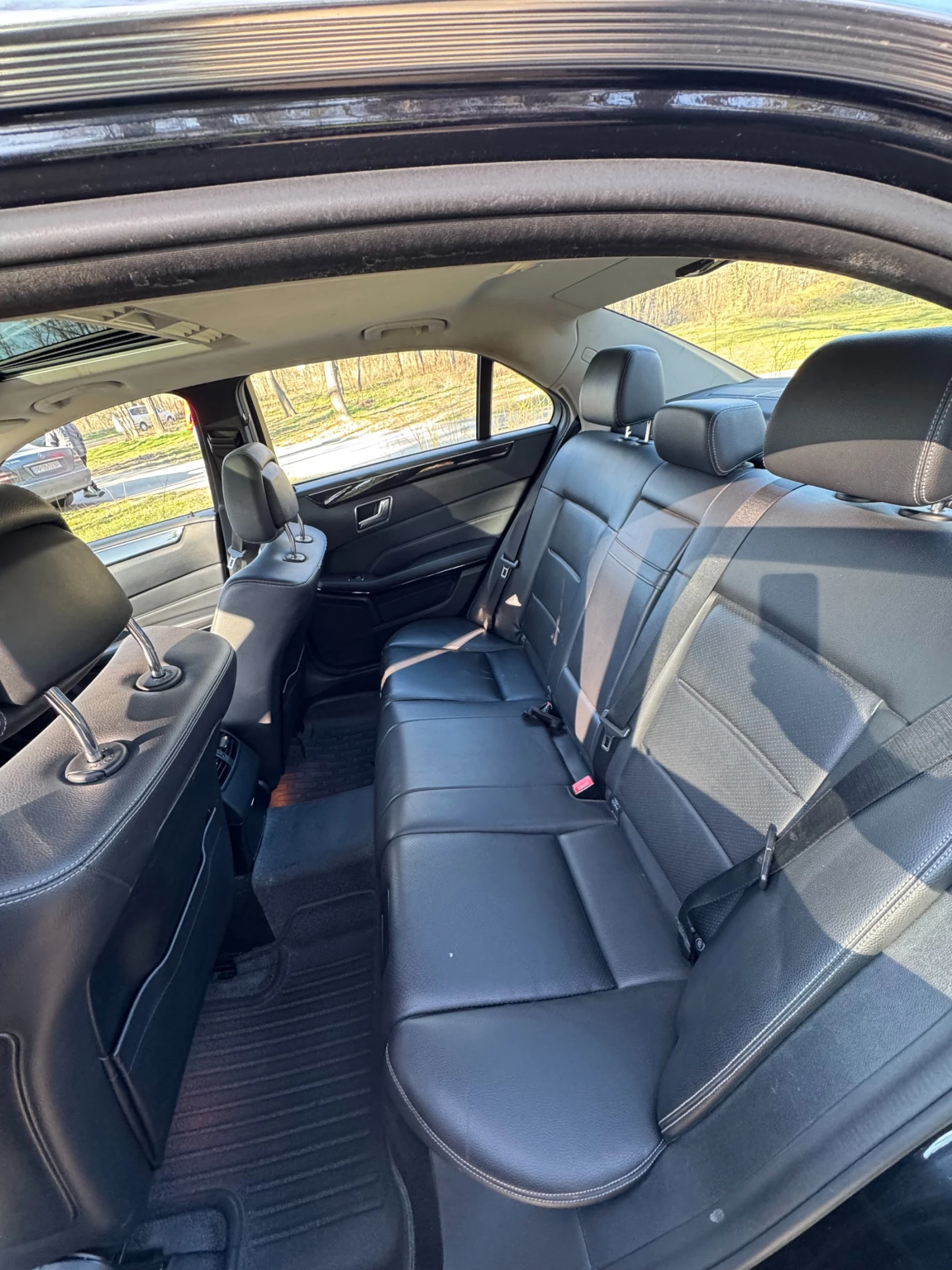 Mercedes-Benz E 220, снимка 10 - Автомобили и джипове - 53934117