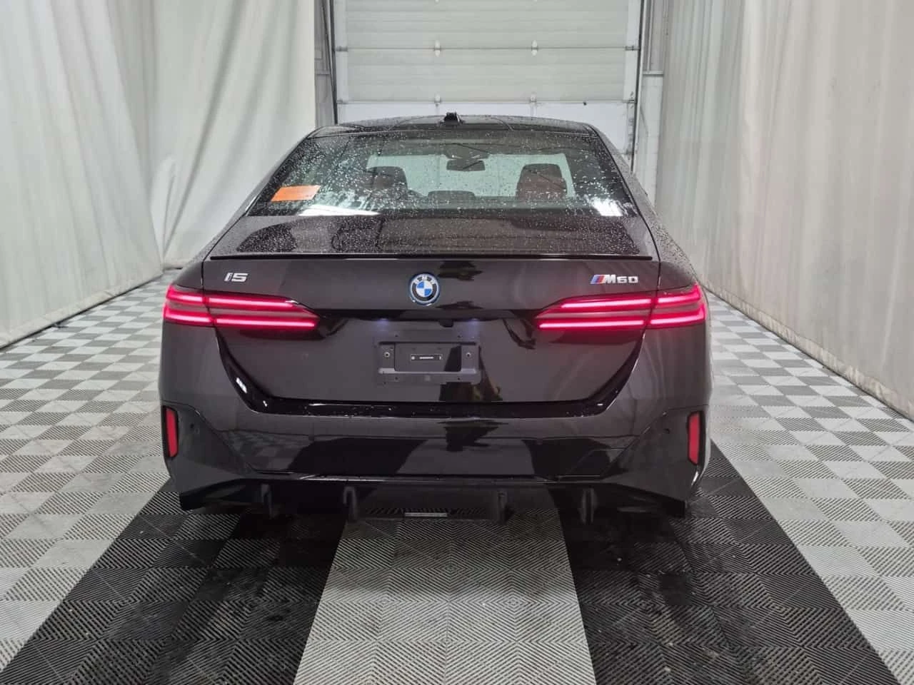 BMW i5 M60 XDRIVE| BOWERS & WILKINS| HUD| 360| ОБДУХВАНЕ|, снимка 6 - Автомобили и джипове - 53983554