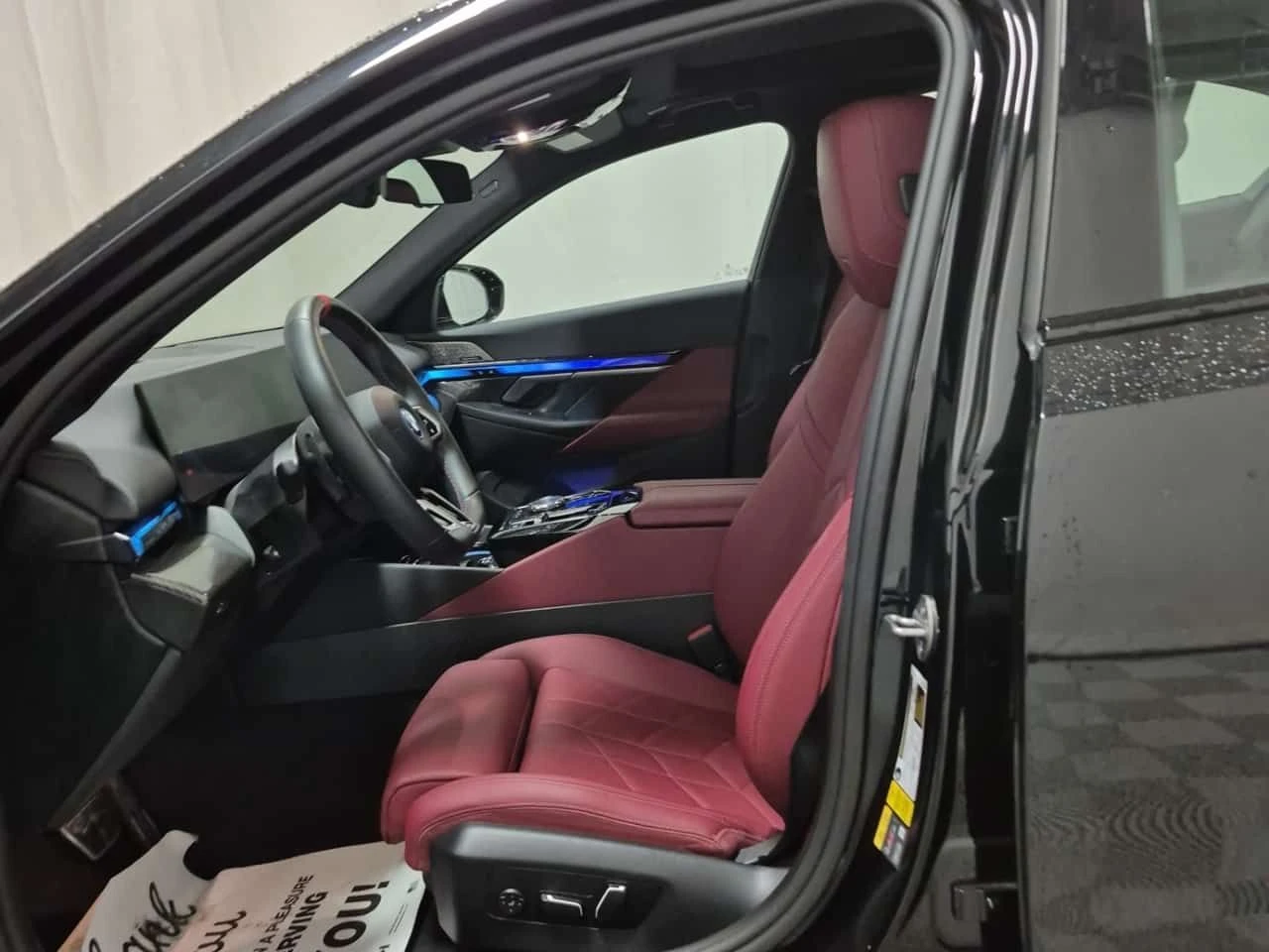 BMW i5 M60 XDRIVE| BOWERS & WILKINS| HUD| 360| ОБДУХВАНЕ|, снимка 9 - Автомобили и джипове - 53983554