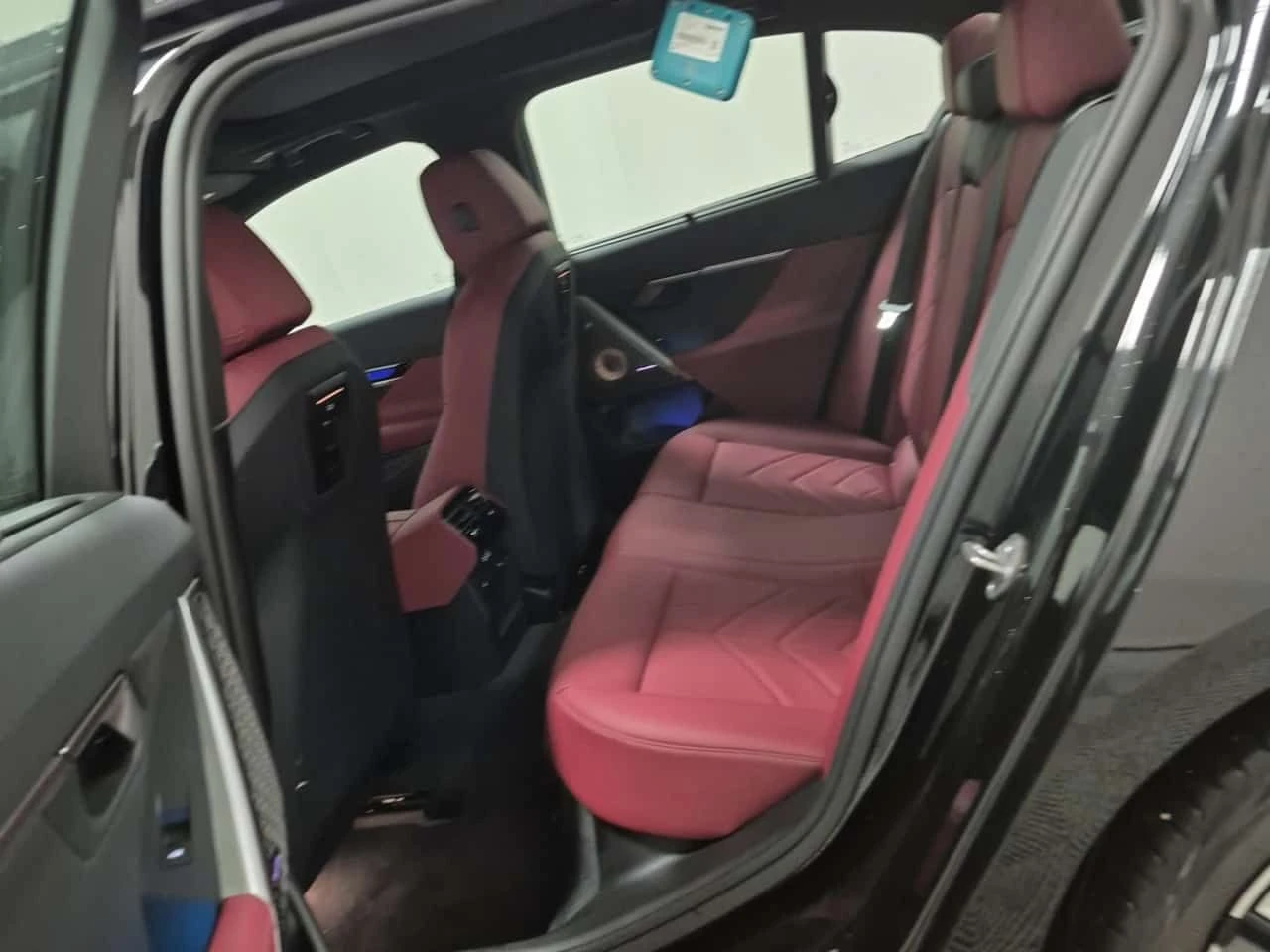 BMW i5 M60 XDRIVE| BOWERS & WILKINS| HUD| 360| ОБДУХВАНЕ|, снимка 13 - Автомобили и джипове - 53983554