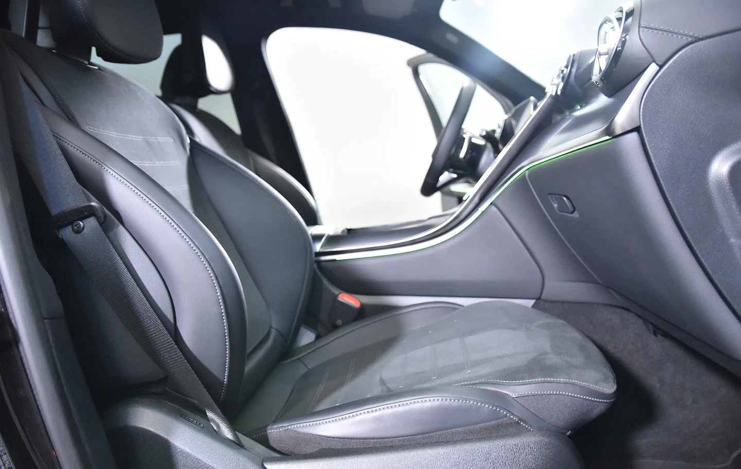 Mercedes-Benz GLC 200 4MATIC Off-Roader AMG-Line, снимка 7 - Автомобили и джипове - 53988513