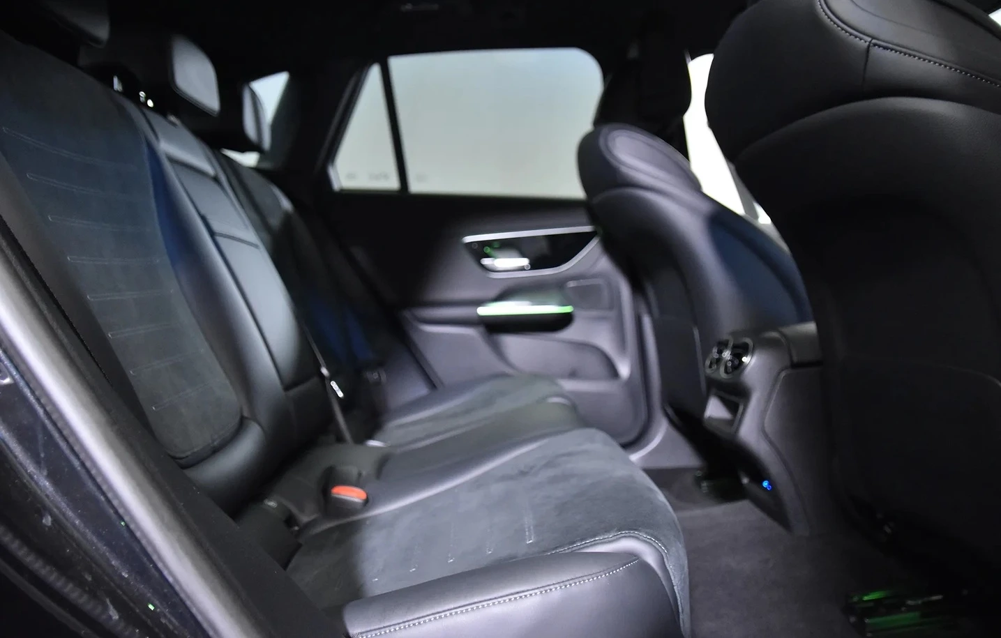 Mercedes-Benz GLC 200 4MATIC Off-Roader AMG-Line, снимка 9 - Автомобили и джипове - 53988513