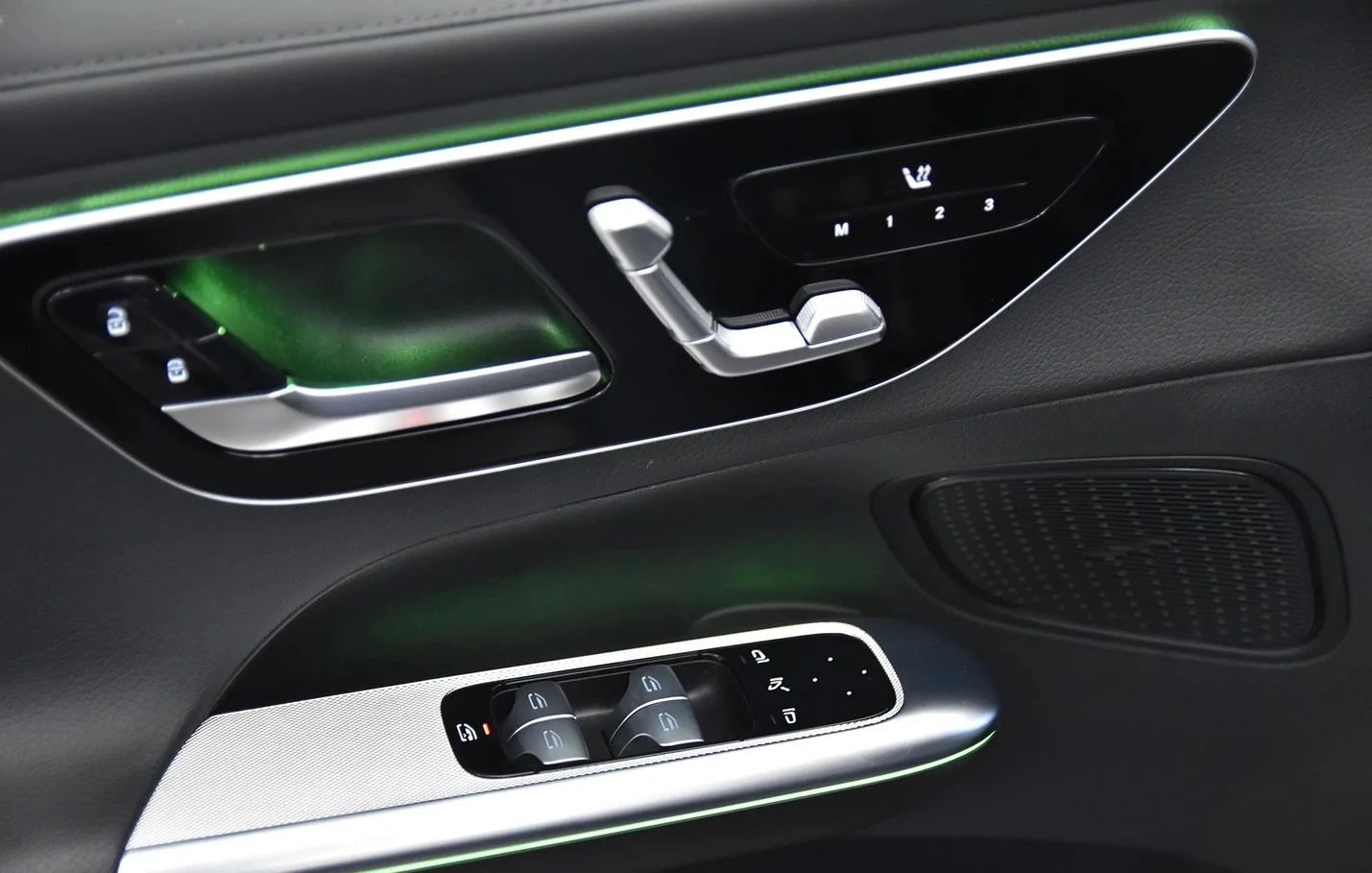 Mercedes-Benz GLC 200 4MATIC Off-Roader AMG-Line, снимка 8 - Автомобили и джипове - 53988513