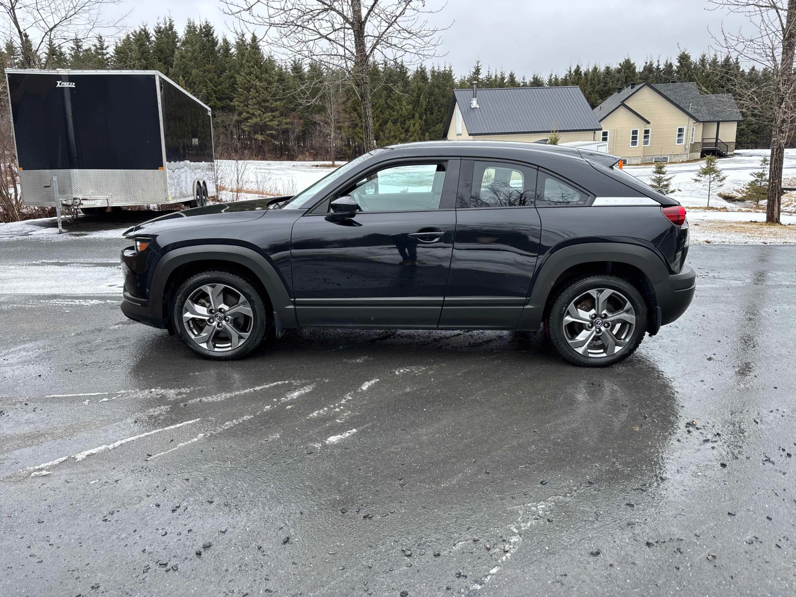 Mazda MX-30 GT * * CARFAX * * АВТО КРЕДИТ * * , снимка 3 - Автомобили и джипове - 54070349