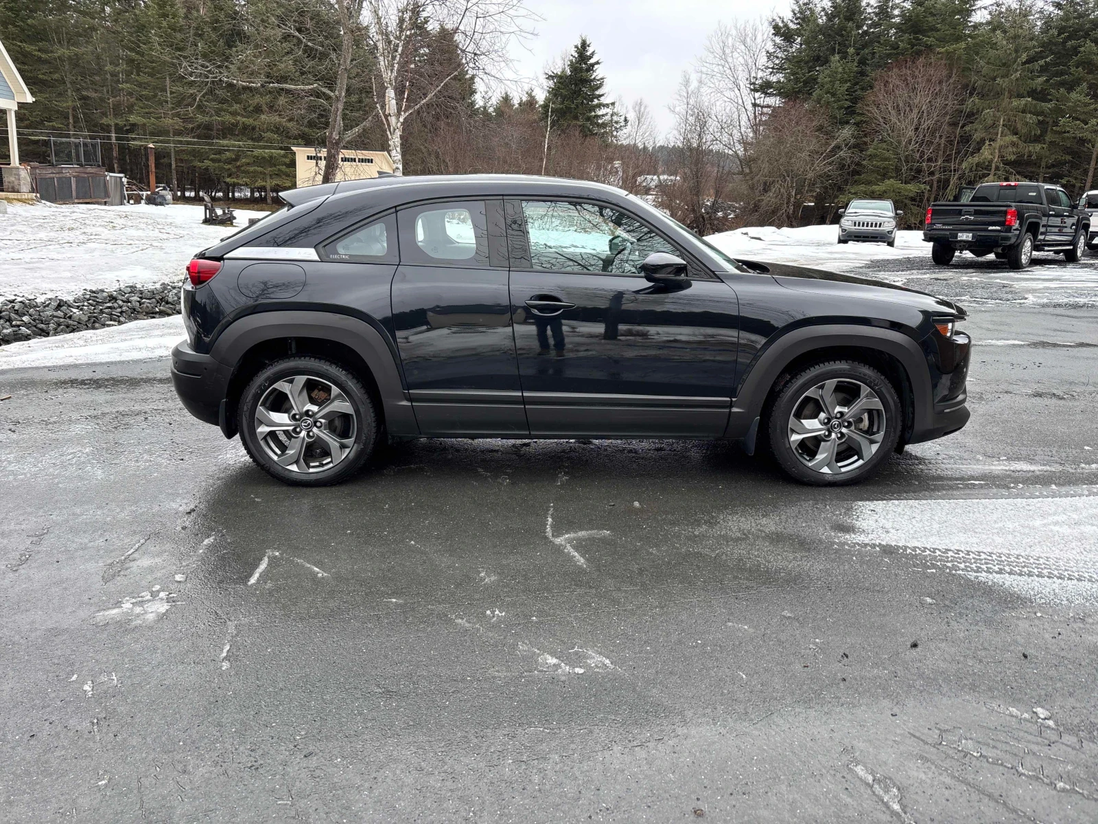 Mazda MX-30 GT * * CARFAX * * АВТО КРЕДИТ * * , снимка 4 - Автомобили и джипове - 54070349