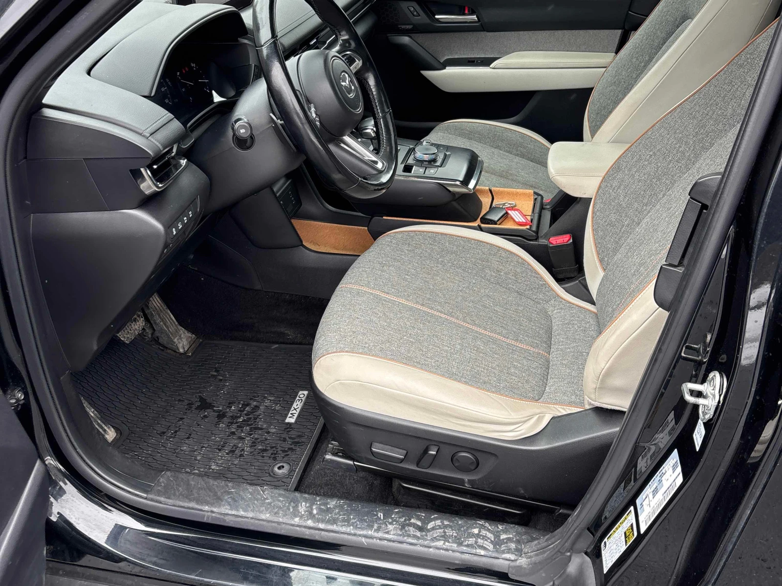 Mazda MX-30 GT * * CARFAX * * АВТО КРЕДИТ * * , снимка 6 - Автомобили и джипове - 54070349