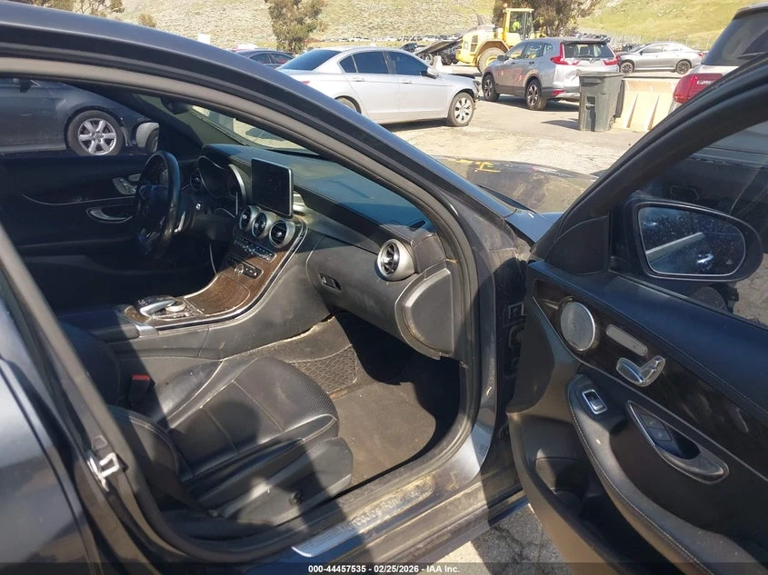 Mercedes-Benz C 300 2.0L I-4 DI, DOHC, VVT, TURBO, 241HP Rear Wheel | Mobile.bg � ����������� 5