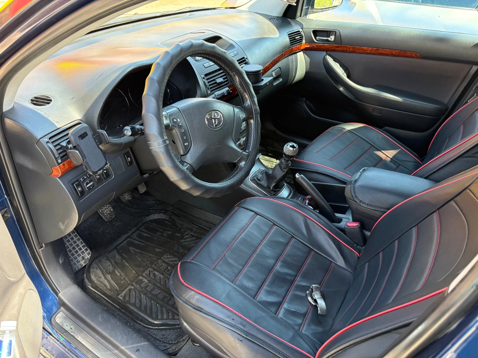 Toyota Avensis 2.2 D-CAT, снимка 9 - Автомобили и джипове - 54178015