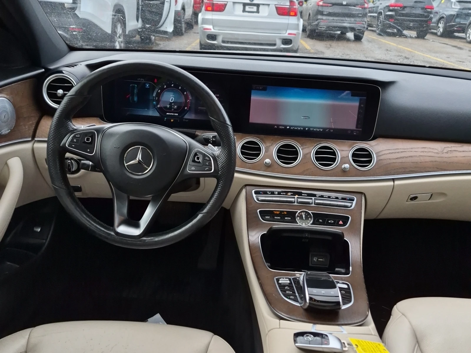 Mercedes-Benz E 400 BURMESTER * ПАНОРАМА * СЕРВИЗНА ИСТОРИЯ * , снимка 6 - Автомобили и джипове - 54183765