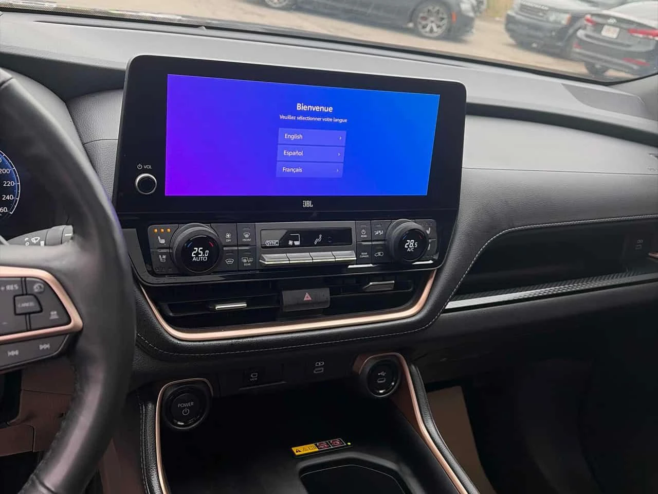 Toyota Grand Highlander Hybrid Platinum MAX| DISTRONIC| 360| ОБДУХ| ПАНО| , снимка 10 - Автомобили и джипове - 54609393