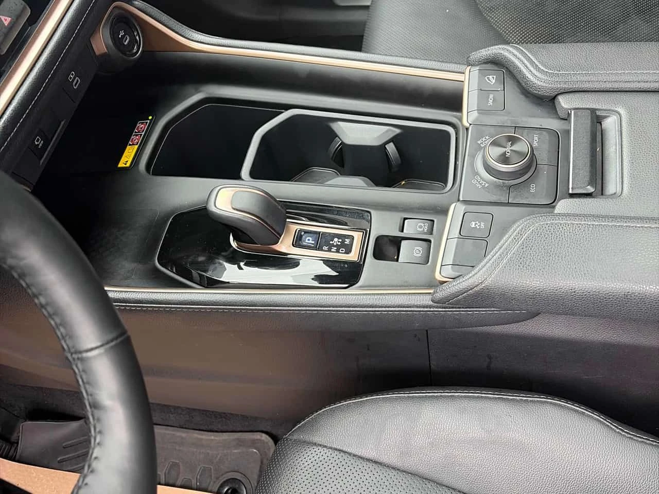Toyota Grand Highlander Hybrid Platinum MAX| DISTRONIC| 360| ОБДУХ| ПАНО| , снимка 11 - Автомобили и джипове - 54609393