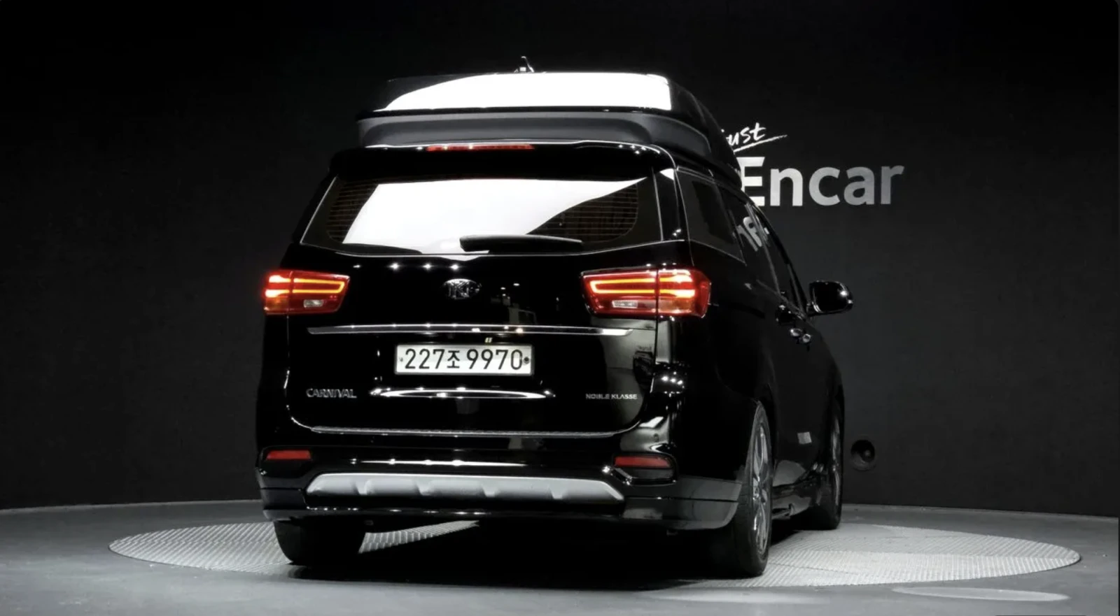 Kia Carnival HIGH LIMOUSINE/CUSTOM INTERIOR/ ULTRA LUXURY, снимка 4 - Автомобили и джипове - 54644267