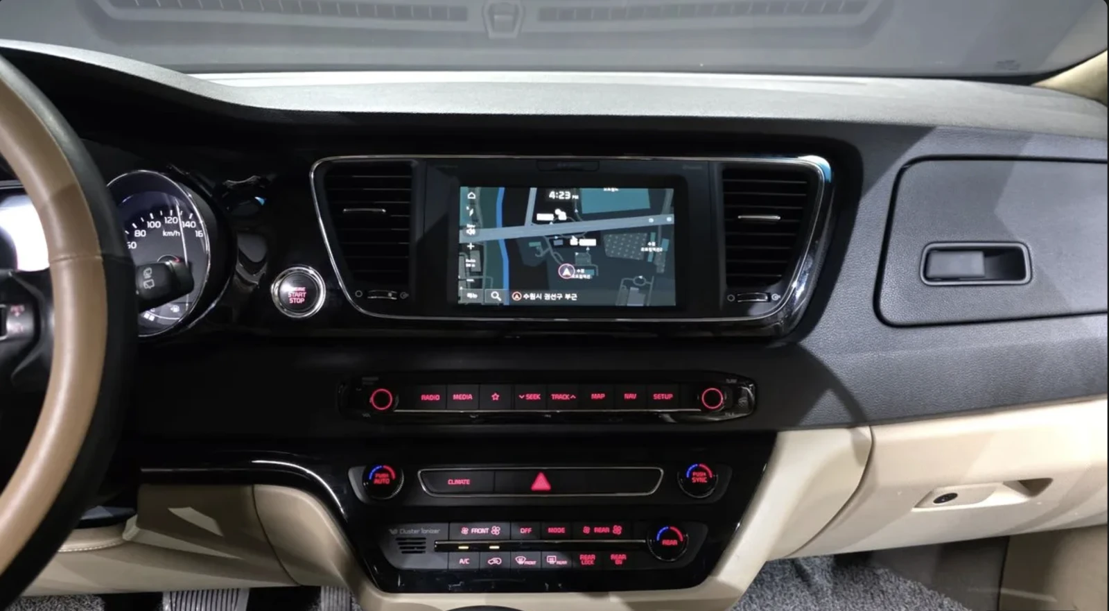 Kia Carnival HIGH LIMOUSINE/CUSTOM INTERIOR/ ULTRA LUXURY, снимка 9 - Автомобили и джипове - 54644267