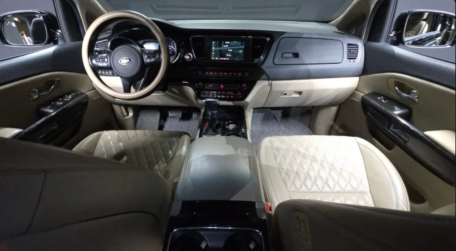 Kia Carnival HIGH LIMOUSINE/CUSTOM INTERIOR/ ULTRA LUXURY, снимка 6 - Автомобили и джипове - 54644267