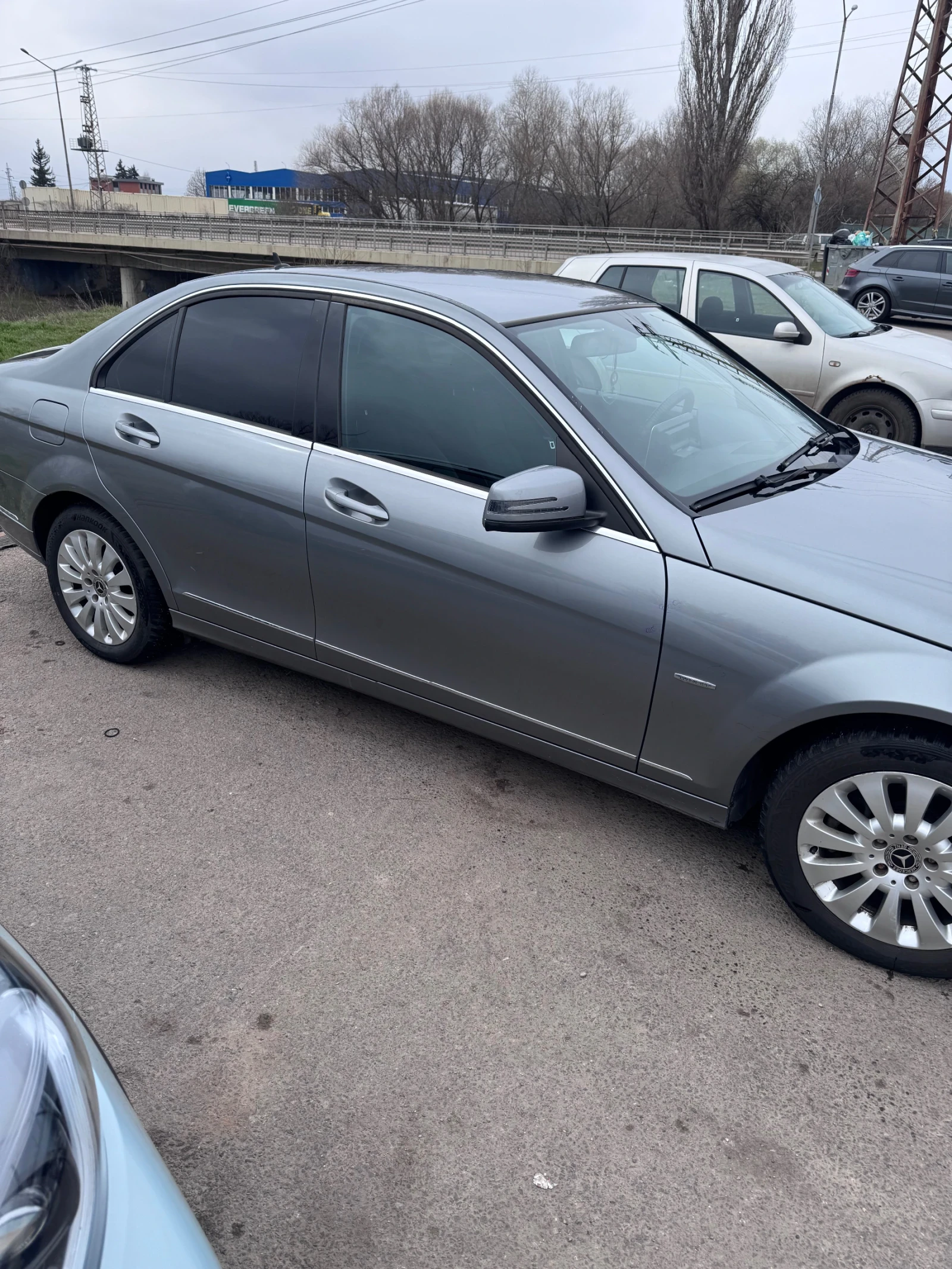 Mercedes-Benz C 220, снимка 2 - Автомобили и джипове - 54650598