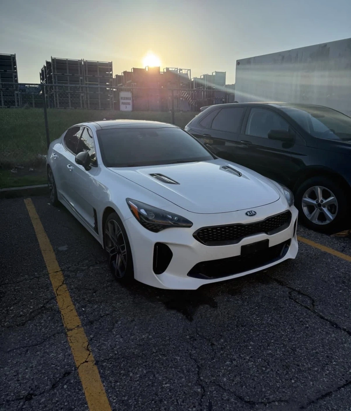Kia Stinger GT Limited 3.3 V6 * AWD * СЕРВИЗНА ИСТОРИЯ * , снимка 2 - Автомобили и джипове - 54653210
