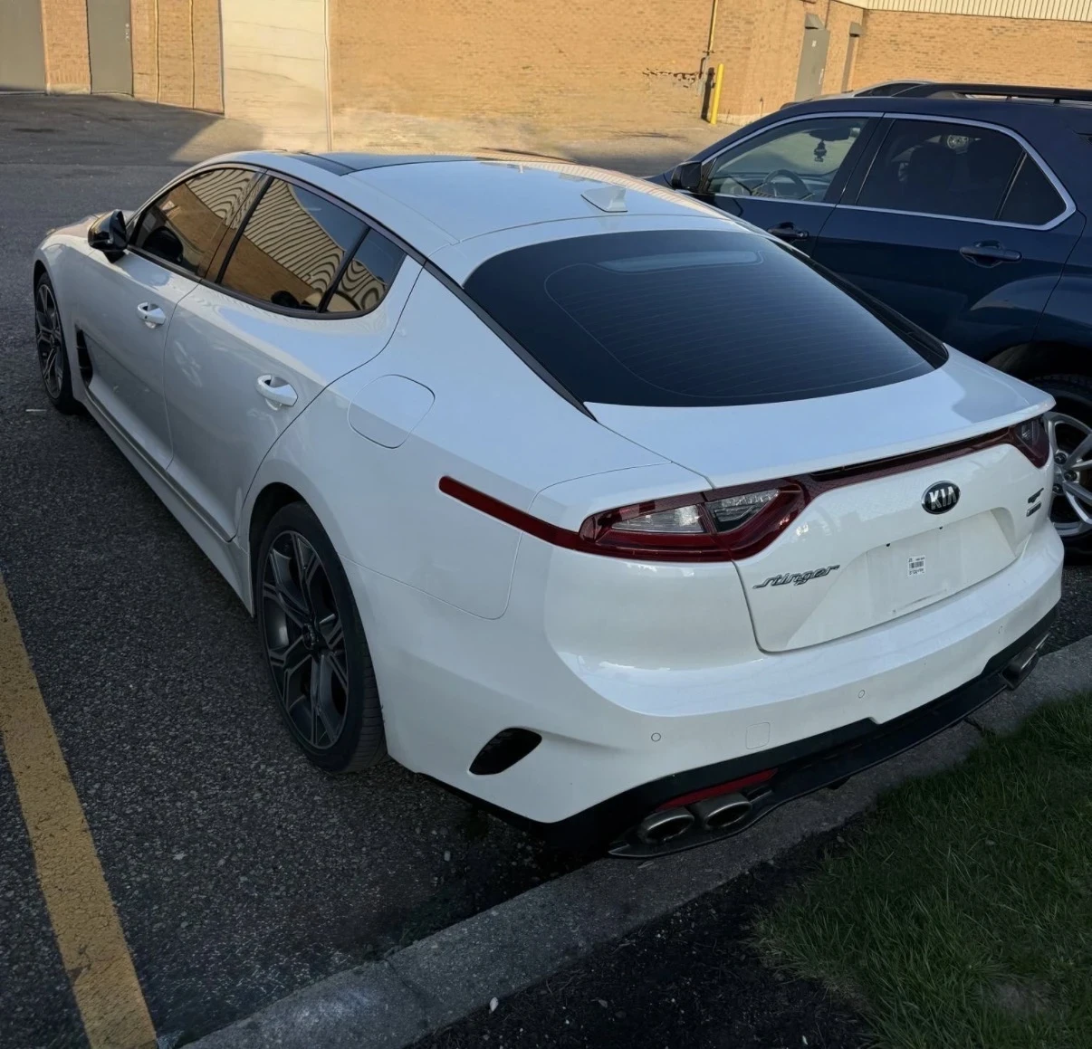 Kia Stinger GT Limited 3.3 V6 * AWD * СЕРВИЗНА ИСТОРИЯ * , снимка 3 - Автомобили и джипове - 54653210