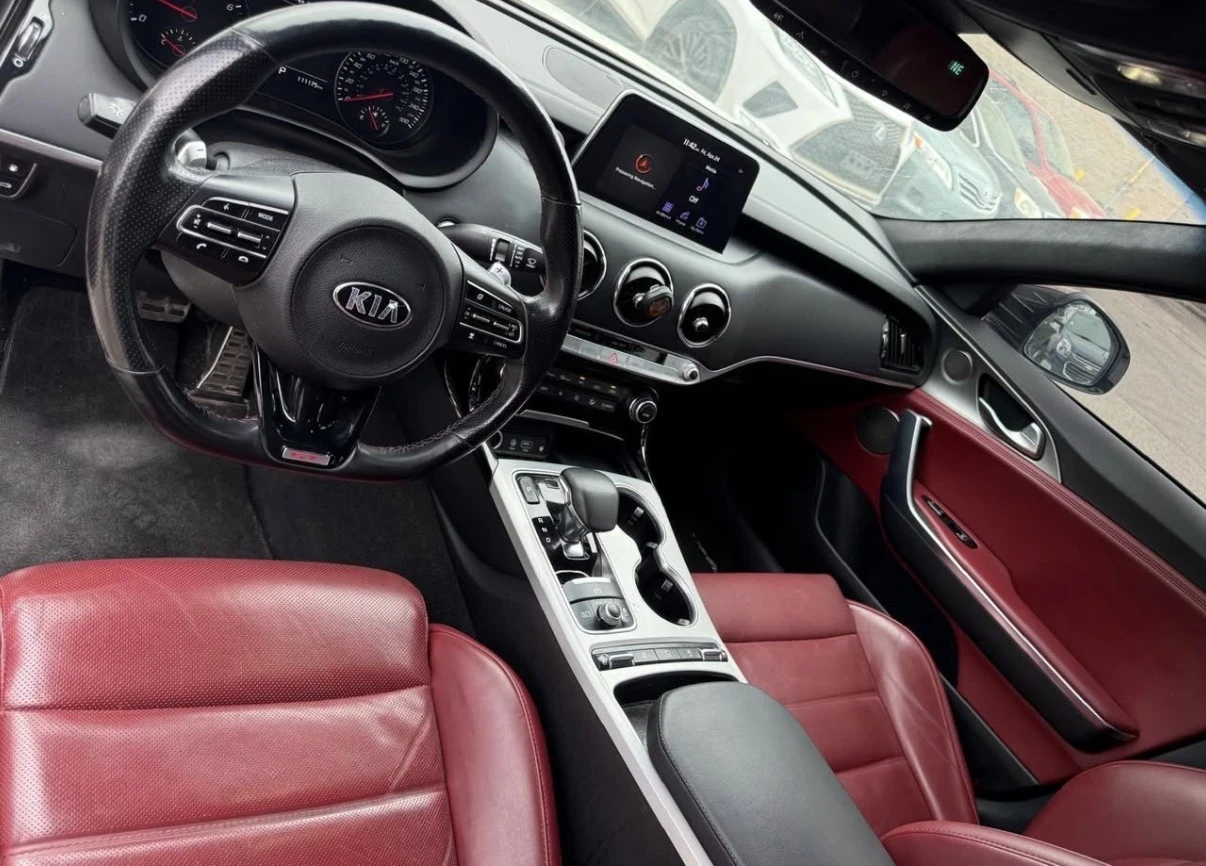 Kia Stinger GT Limited 3.3 V6 * AWD * СЕРВИЗНА ИСТОРИЯ * , снимка 4 - Автомобили и джипове - 54653210